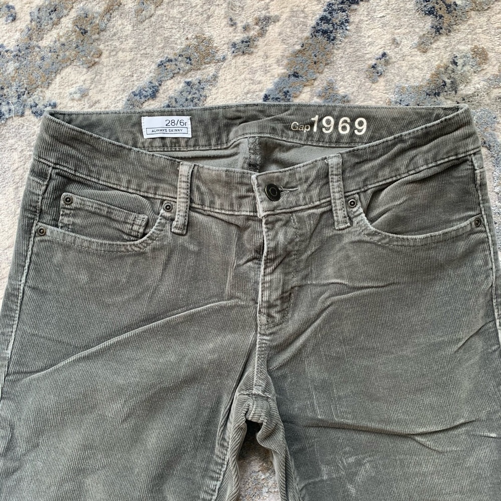 Army green always skinny Gap corduroys